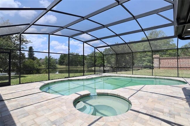 Building Photo - 2913 Eagle Lake Dr