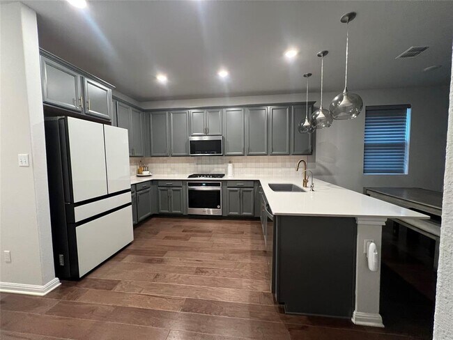 Building Photo - 107 Hornbill Dr