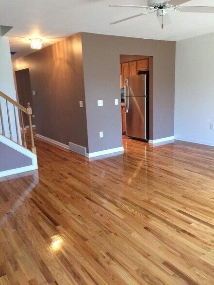 Building Photo - 100 Midlake Cir