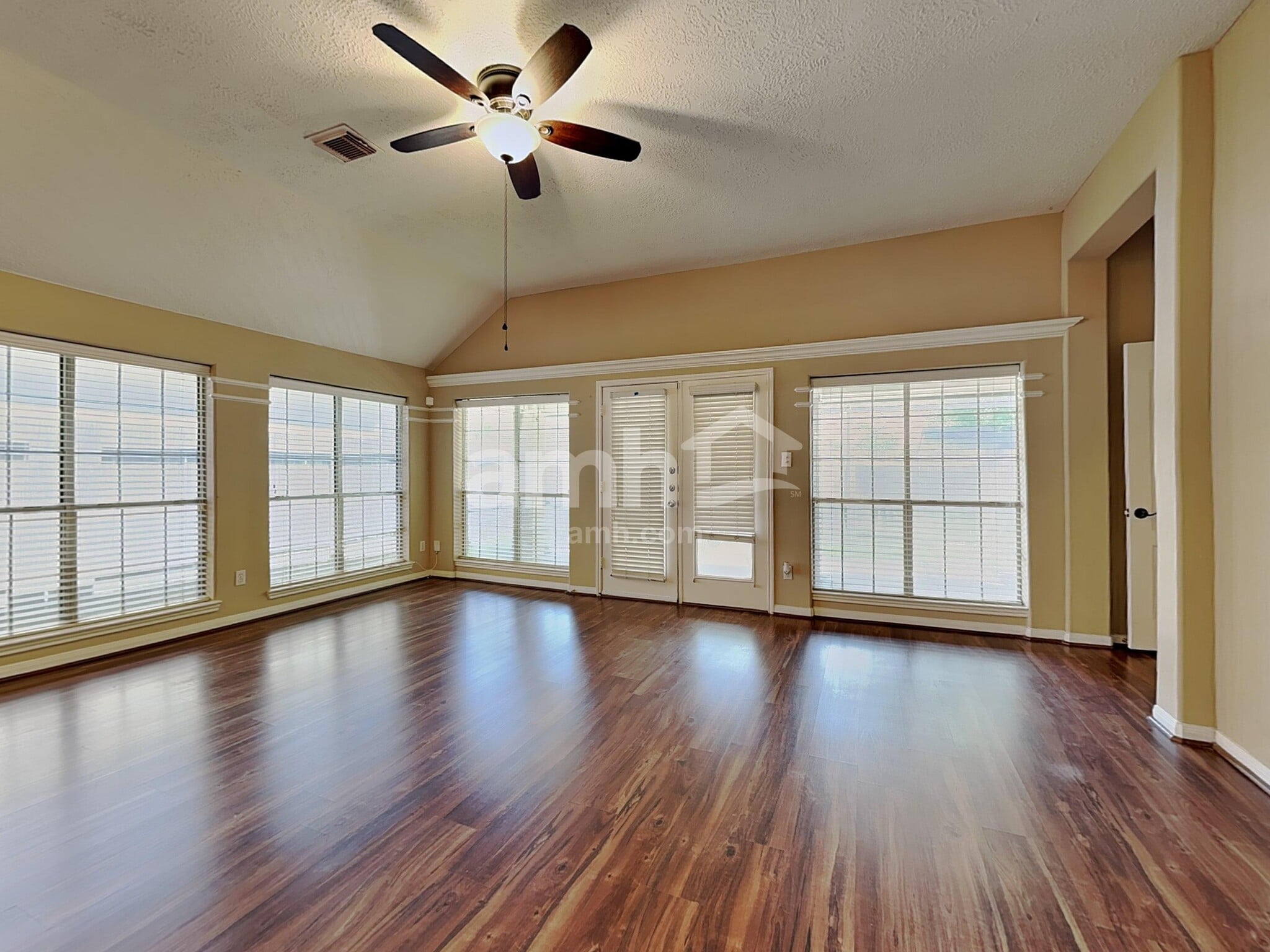Building Photo - 17302 Lonesome Dove Trl