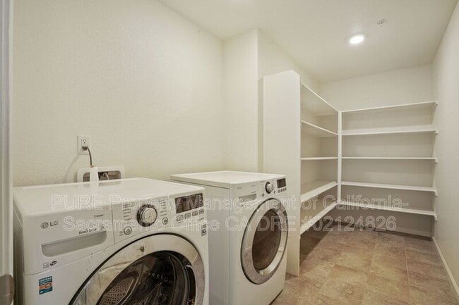 Building Photo - 10985 Merrick Way