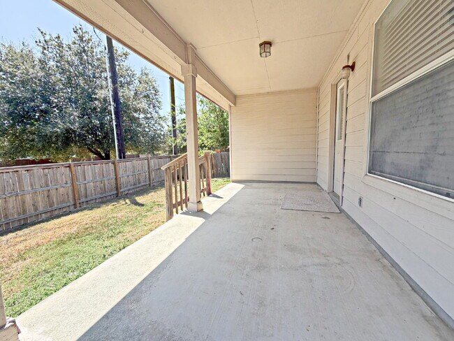 Building Photo - 6914 Dashmoor Creek
