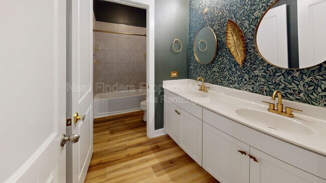 Building Photo - 257 Windermere Way