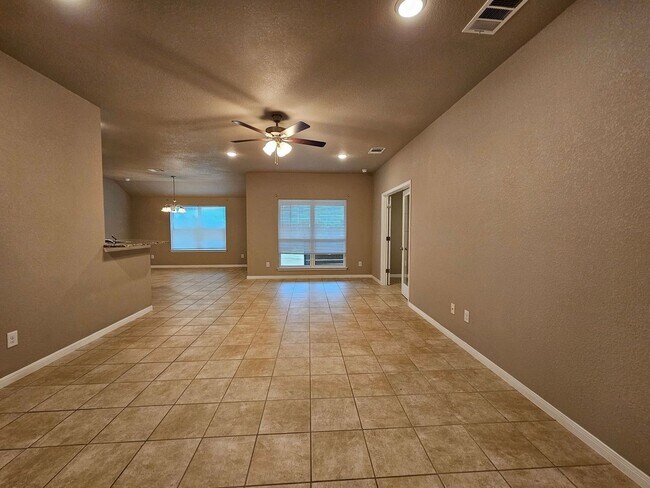 Building Photo - 5010 Charles Lp