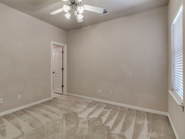 Building Photo - 2044 Sq. Ft. Home- Gated Community with a Pool/Club House-Edmond Schools- Lawn Care Included