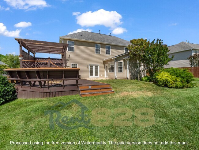 Building Photo - 243 Wildbriar Rd