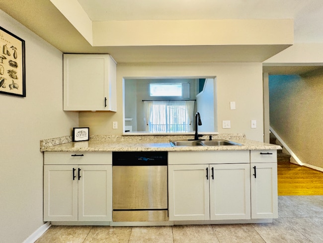 Building Photo - 1514 Roberts Way
