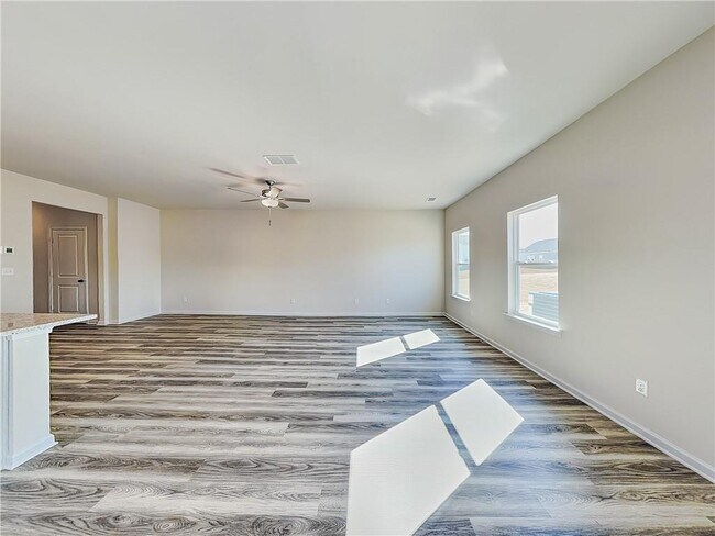 Building Photo - 700 Plant Rd