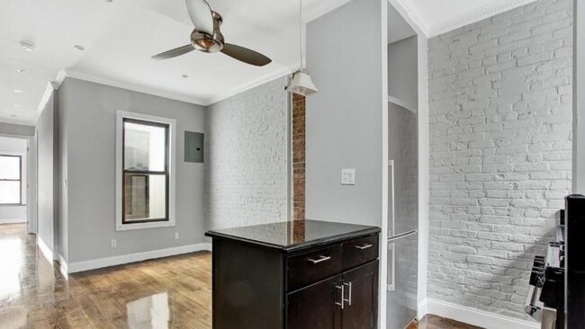 Building Photo - 2 bedroom in New York NY 10019