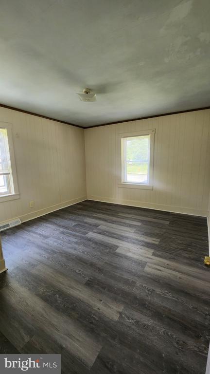 Building Photo - 397 Oriole Ave