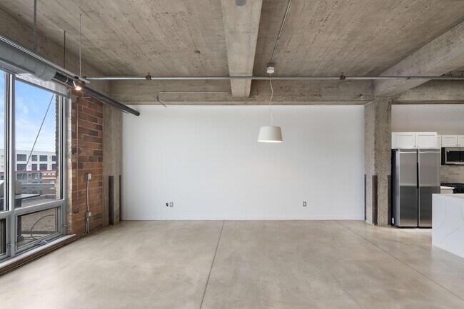 Building Photo - 901 N 3rd St