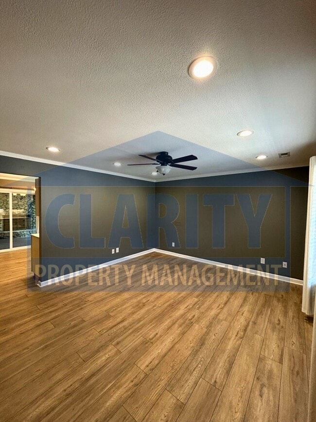 Building Photo - Three bedroom home in a quiet neighborhood!