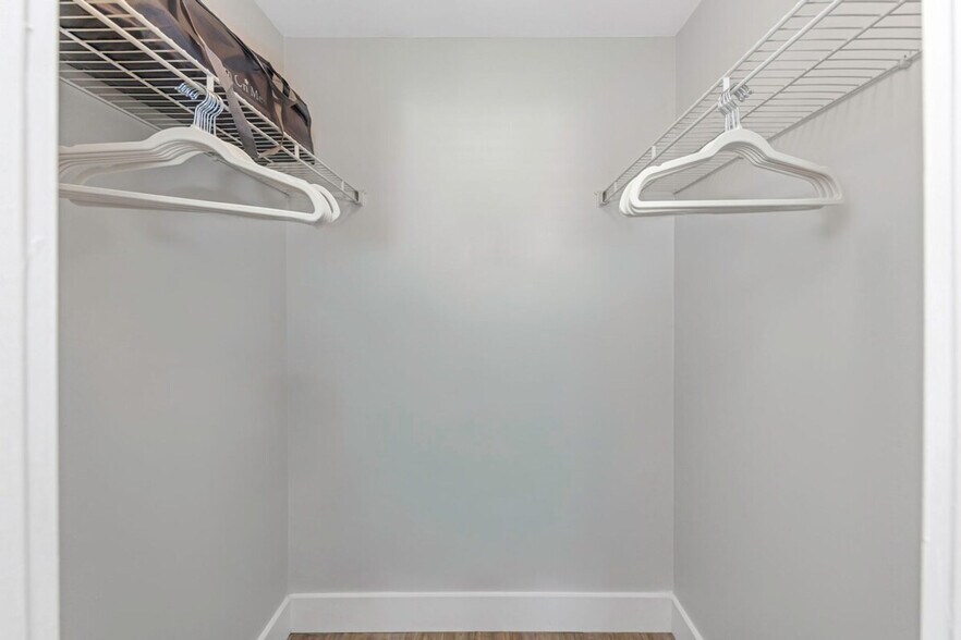 Building Photo - 4355 FL-60