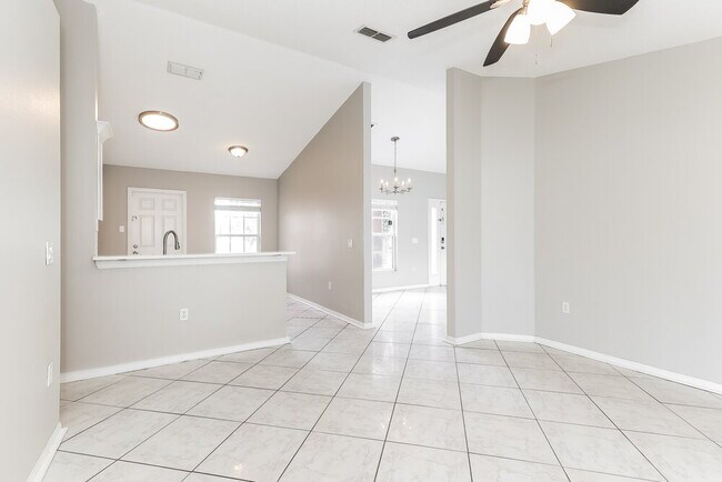 Building Photo - 410 Marlberry Leaf Ave