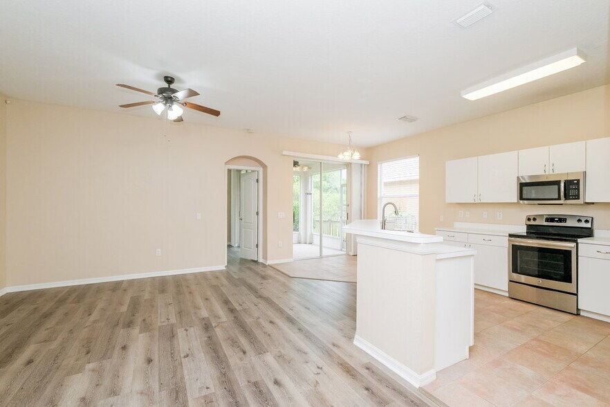 Building Photo - 25402 7 Rivers Cir