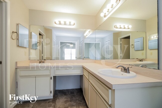 Building Photo - 2721 Annhurst Ave