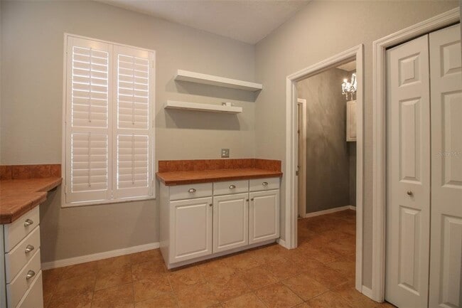 Building Photo - 5491 Moon Valley Dr