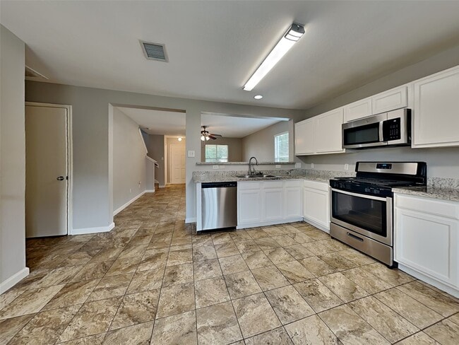 Building Photo - 21618 Rain Leaf Ct