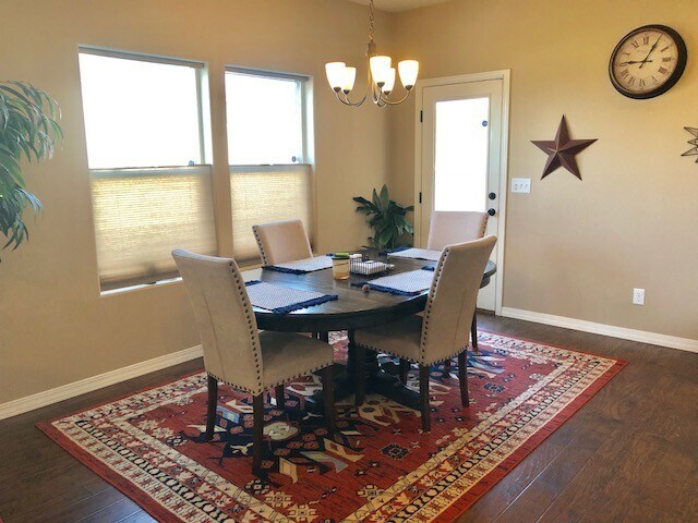 Building Photo - Beautiful Bedroom in Forest Meadows!