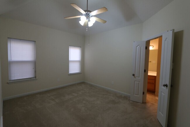 Building Photo - 8579 Napoli Dr