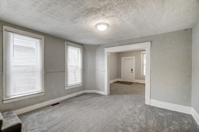 Building Photo - 64 E Innis Ave