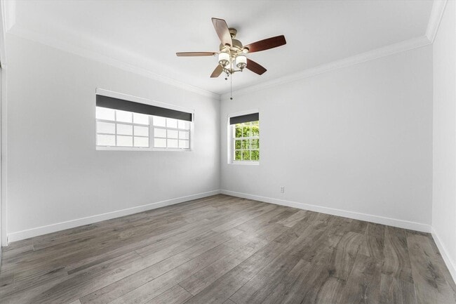 Building Photo - 8934 Emerson Ave