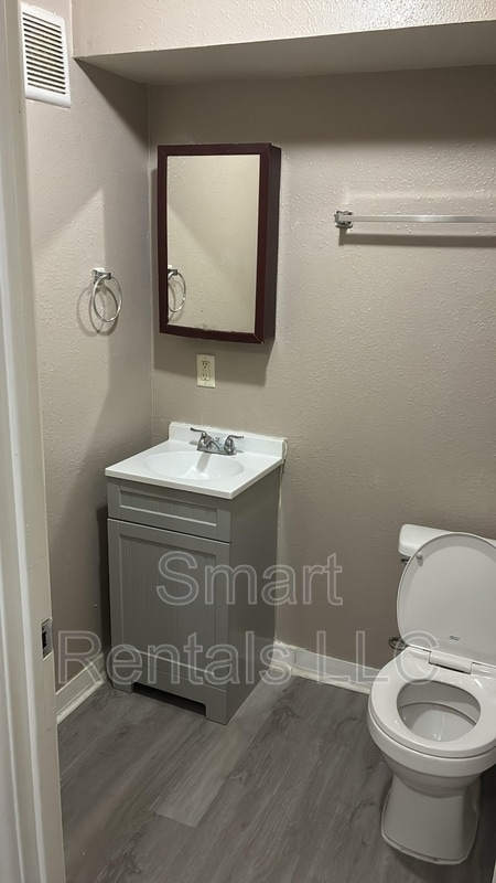 Building Photo - 3021 Pestalozzi St