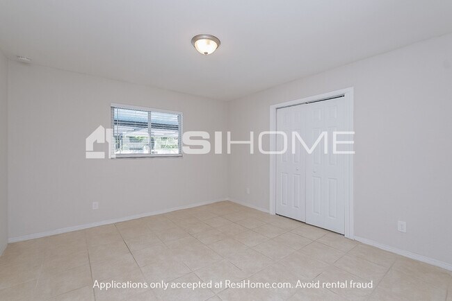 Building Photo - HOME FOR RENT!!