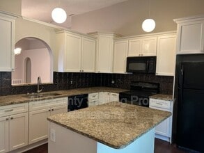 Building Photo - 158 Gleason Cove