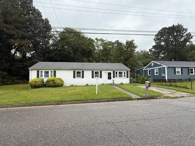 Primary Photo - 2302 Norfolk St