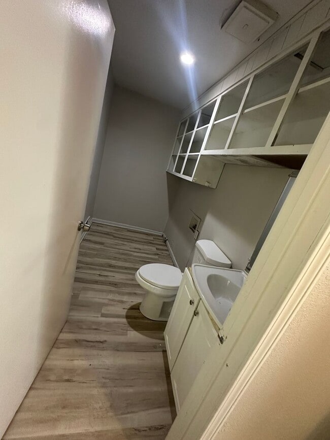 Building Photo - 3 bedroom 1 Bath