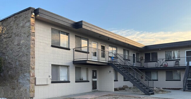 Primary Photo - Highland Square Apartments