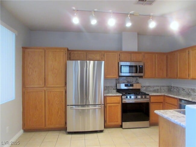 Building Photo - 2185 Polynesia Cir