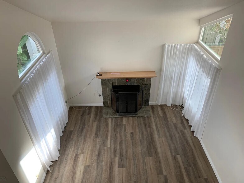 Building Photo - 10734 Chinon Cir