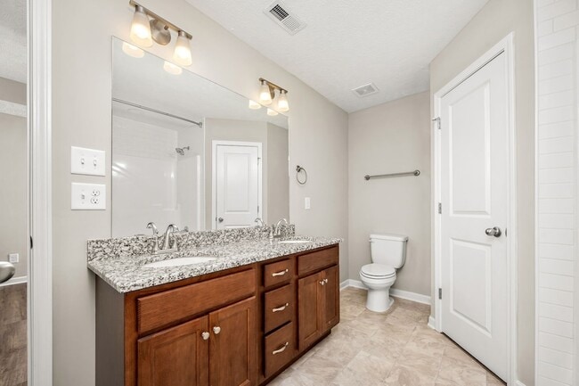 Building Photo - 107 Meadowbrook