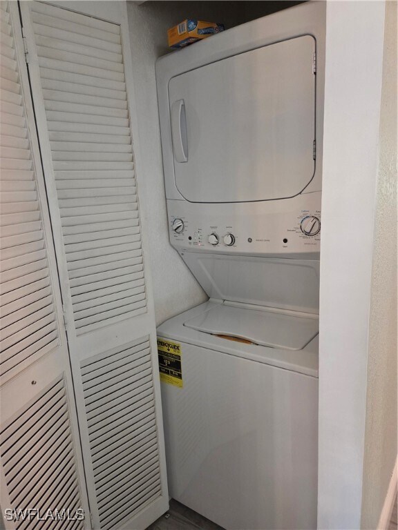 Building Photo - 22161 Tallwood Ct