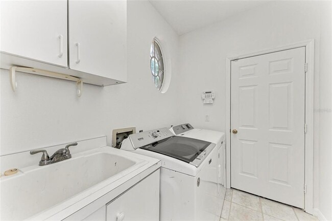 Building Photo - 6577 Waters Edge Way