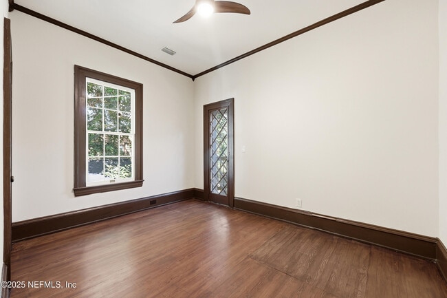 Building Photo - 2979 St Johns Ave