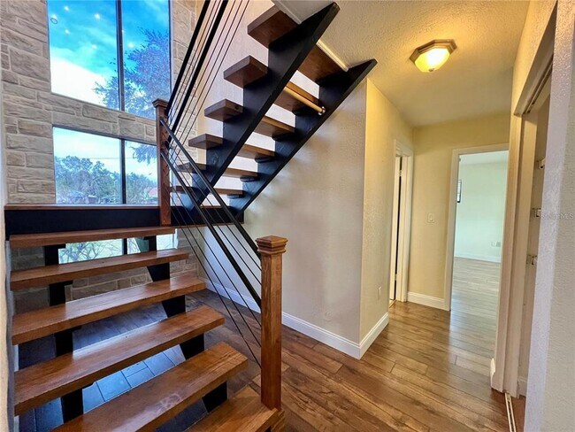 Building Photo - 3006 Country Lake Dr