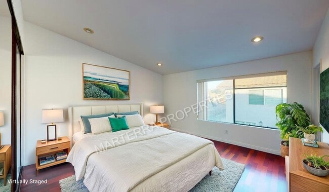 Building Photo - Beautiful 2-Bedroom, 2.5-Bathroom Townhome...