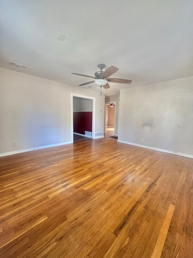 Building Photo - NOW AVAILABLE - 4 Bedroom + 3 Bathroom Hom...