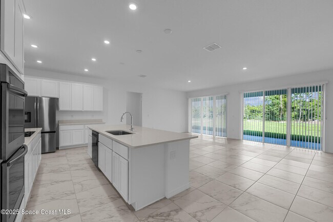 Building Photo - 6266 Moonrise Dr