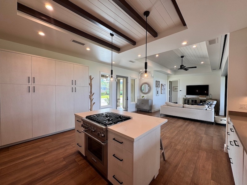 Building Photo - 170 Haniu St