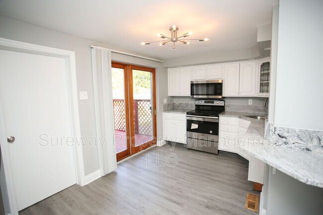 Building Photo - 220 S Church St