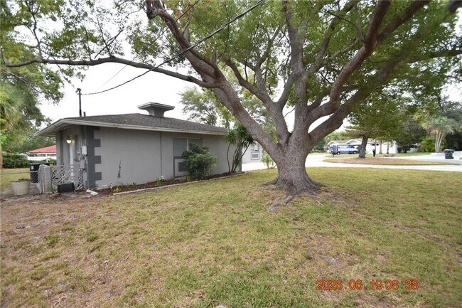 Building Photo - 3273 Harbor Lake Dr