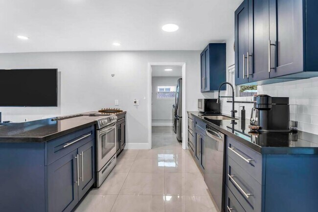 Building Photo - 5070 SW 94th Terrace