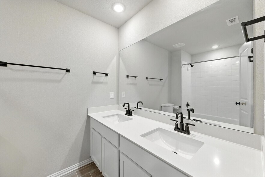 Building Photo - 149 Hackberry Ln
