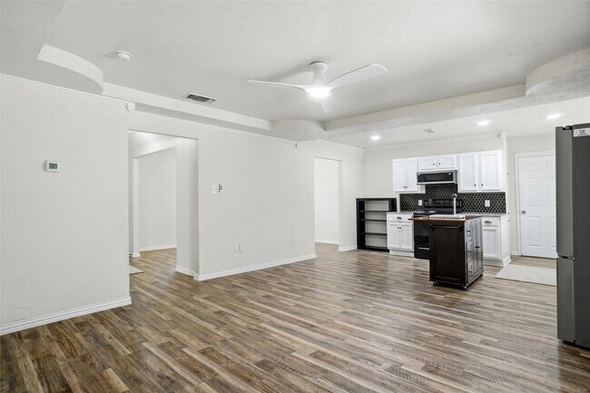 Building Photo - 129 Mountain View Dr