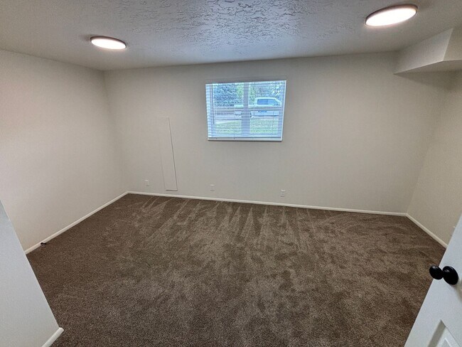 Building Photo - 692 W 1400 S
