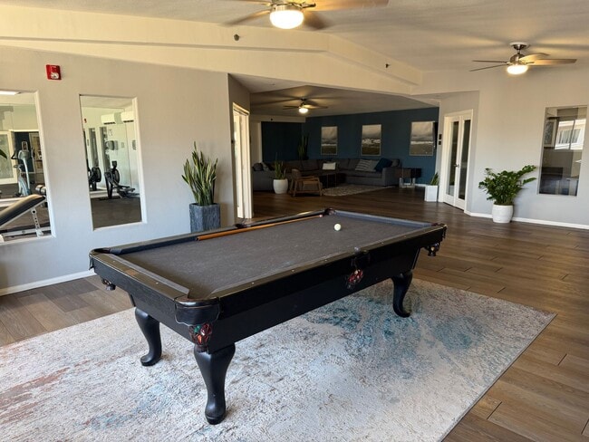 Building Photo - 1021 Scott St